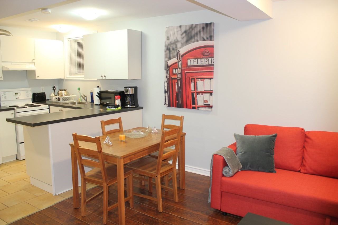 895 Pinewood Cres - Photo 2 of 11