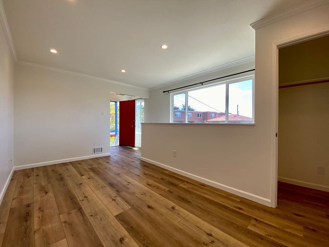 1076 Grand Ave - Photo 2 of 37