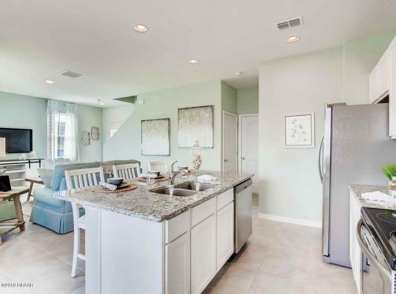 1669 Stowers St #A - Photo 2 of 12