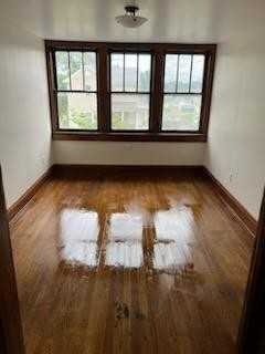 1010 Anderson St - Photo 2 of 10