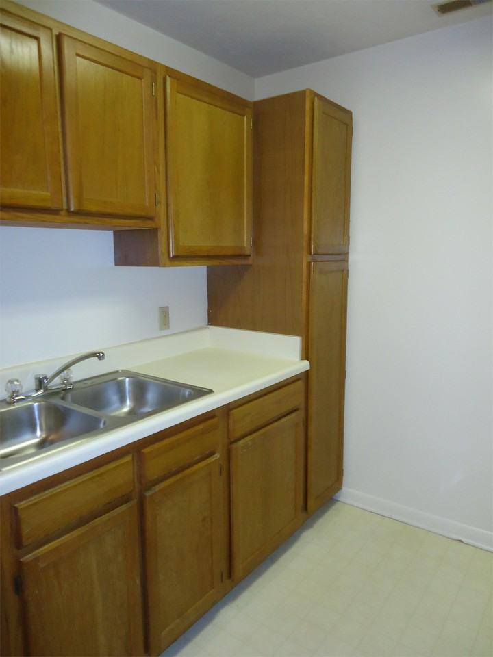 Linden/Ontario - Photo 2 of 13