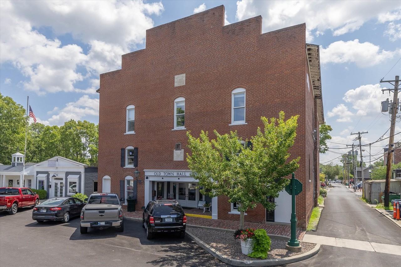 65 East Cedar Street Apt B - Photo 2 of 23