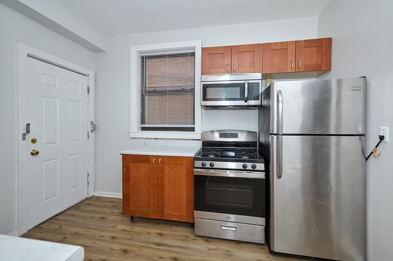 5461 South Everett Avenue - Photo 3 of 21