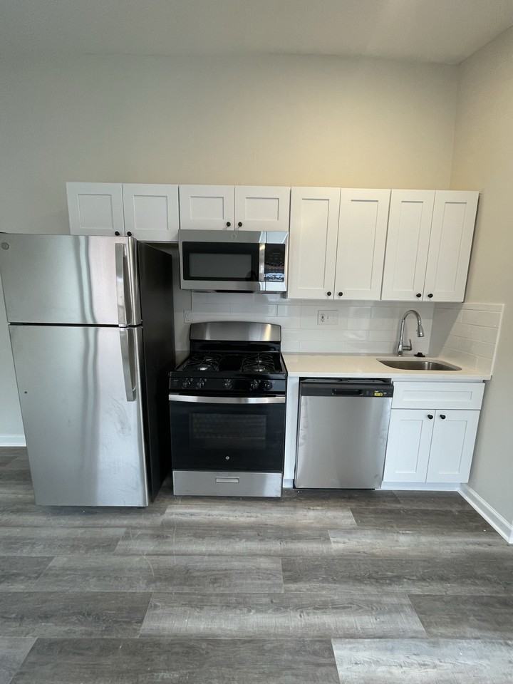 1917 Spring Garden Street - Photo 6 of 19