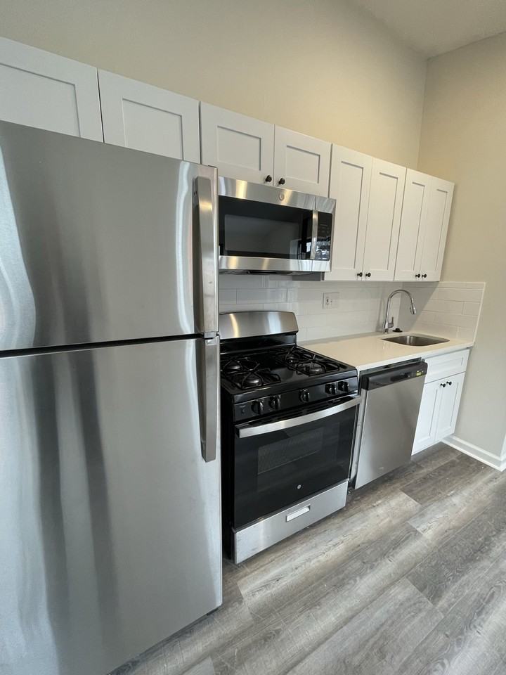 1917 Spring Garden Street - Photo 7 of 19