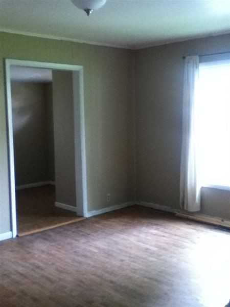 926 Martin Dr - Photo 2 of 3