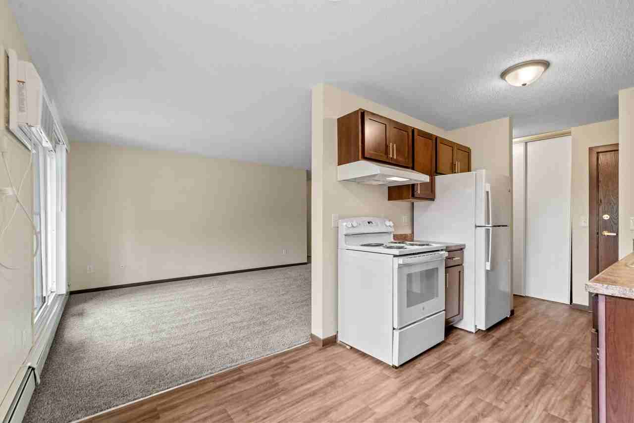 Lamplighter Village Apartments - Photo 2 of 10