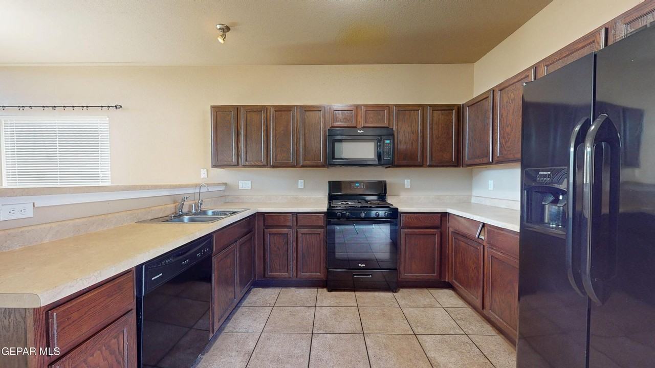 7260 Turtle Creek Ct - Photo 7 of 41