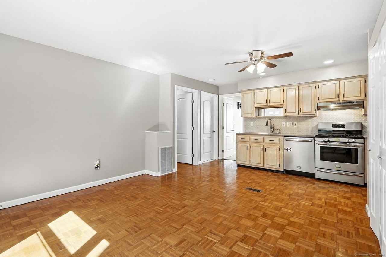 7 Dean St - Photo 5 of 26