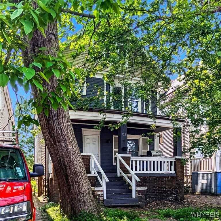 722 Hopkins St - Photo 2 of 22