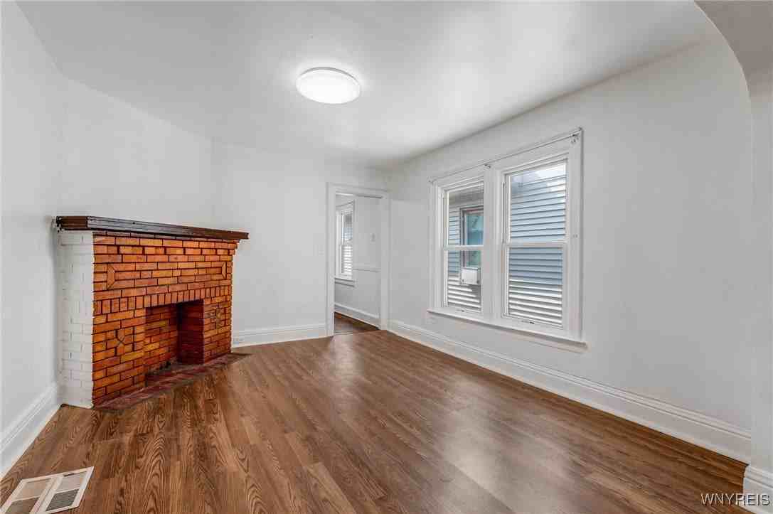 722 Hopkins St - Photo 5 of 22