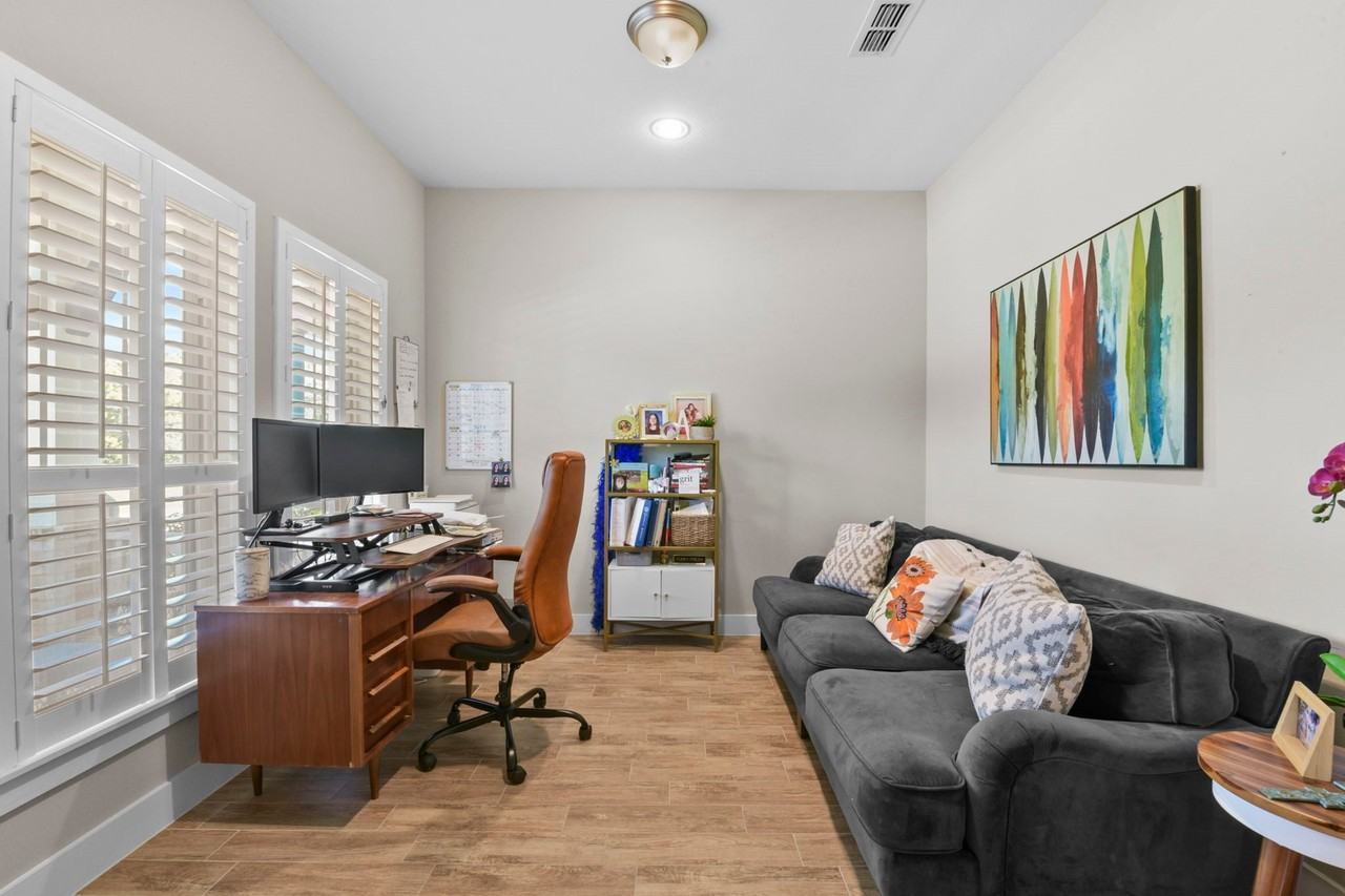 16718 Echo Heights Dr - Photo 6 of 37