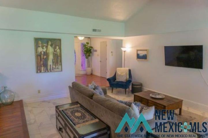 1065 Fairway Ter - Photo 5 of 36