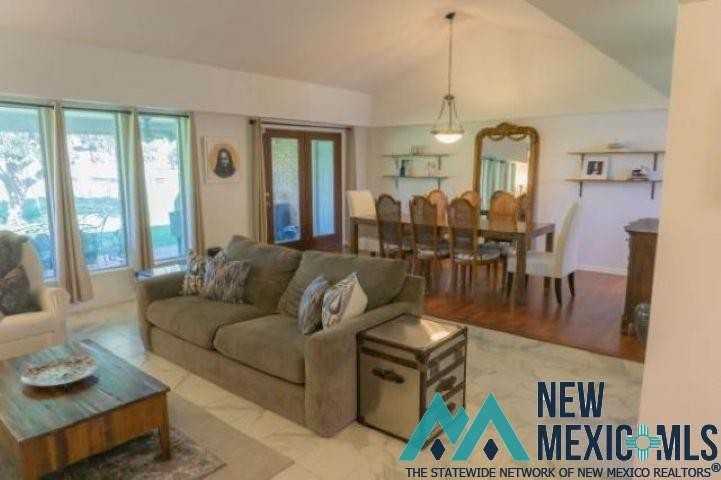 1065 Fairway Ter - Photo 7 of 36