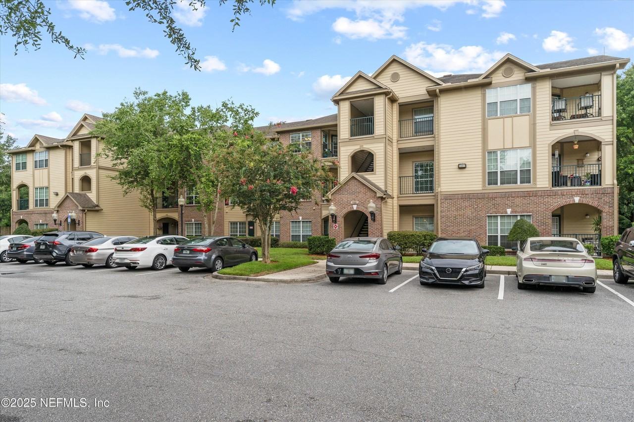 7800 Point Meadows Dr ##526