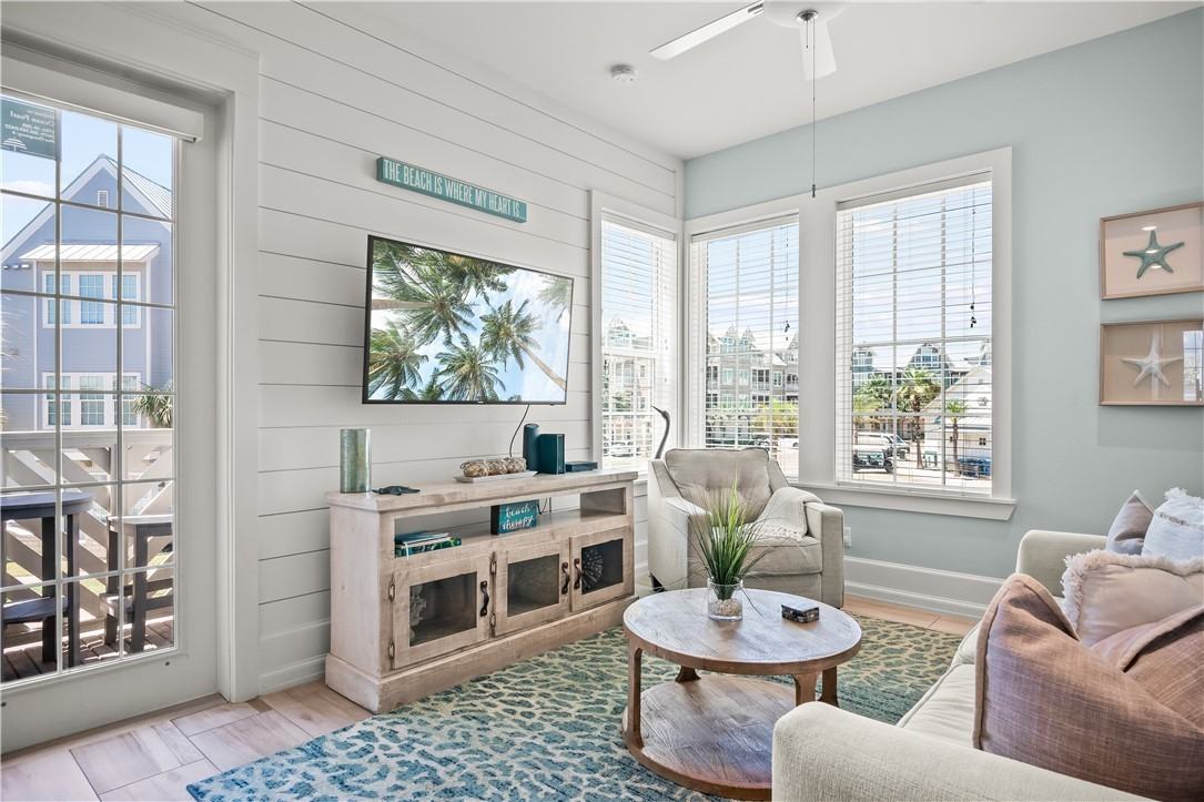 190 Social Cir - Photo 2 of 12