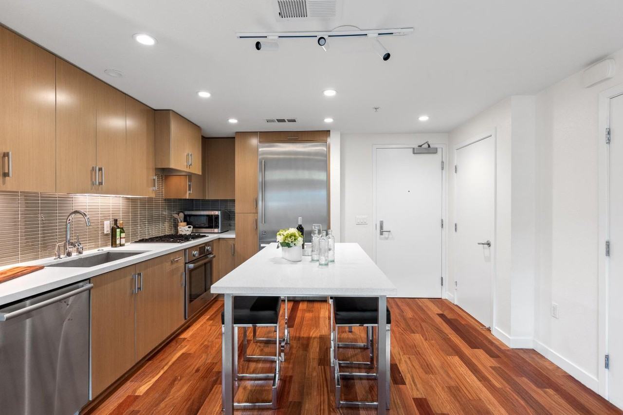 2655 Bush St - Photo 3 of 14