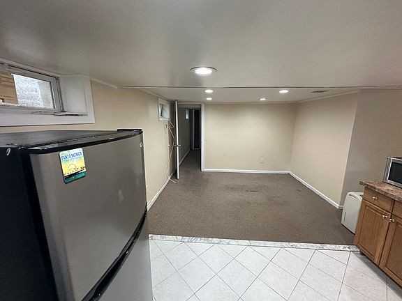 50 Berkshire Rd - Photo 3 of 5