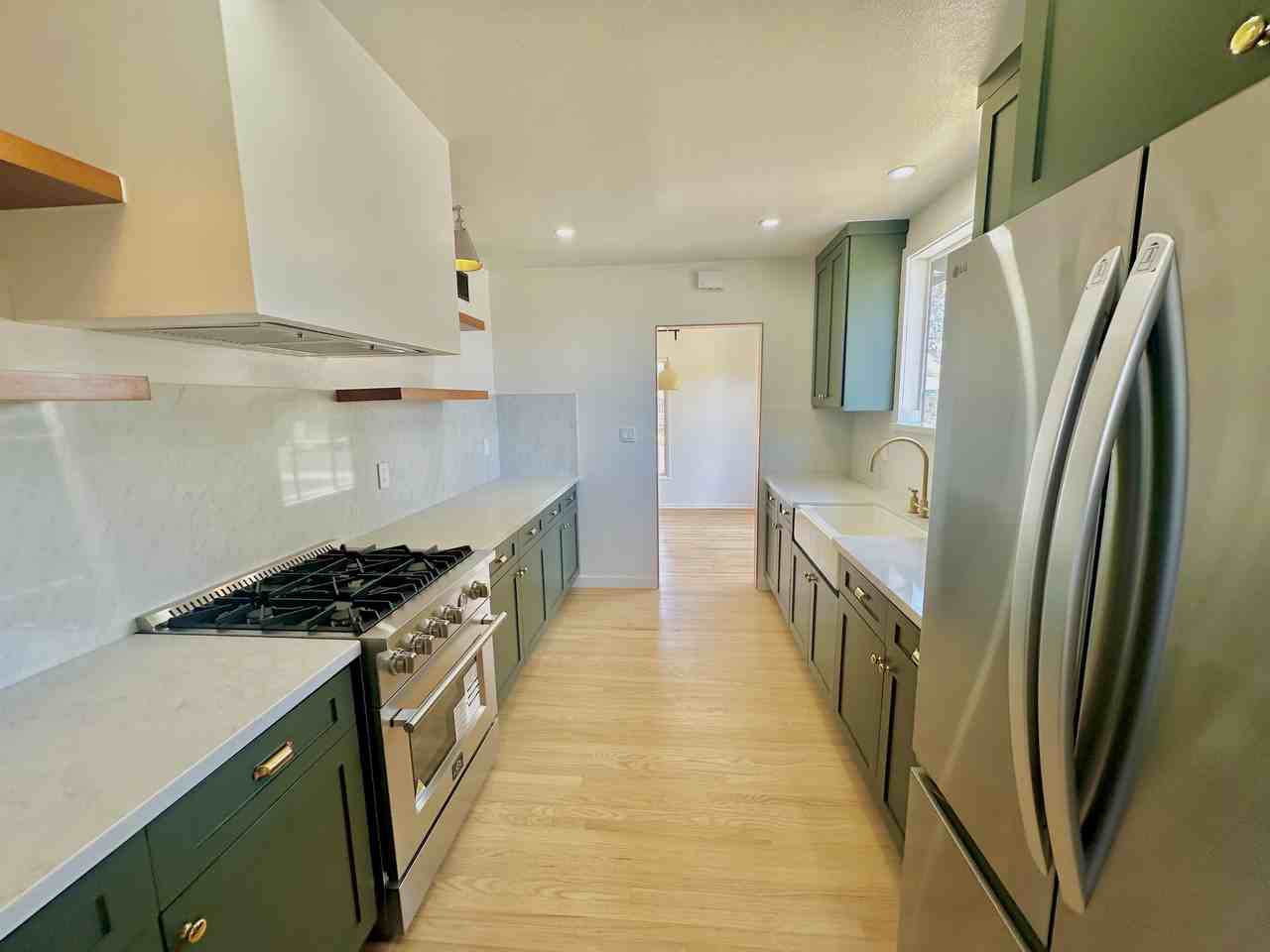 12735 Fairford Ave #NA - Photo 5 of 23