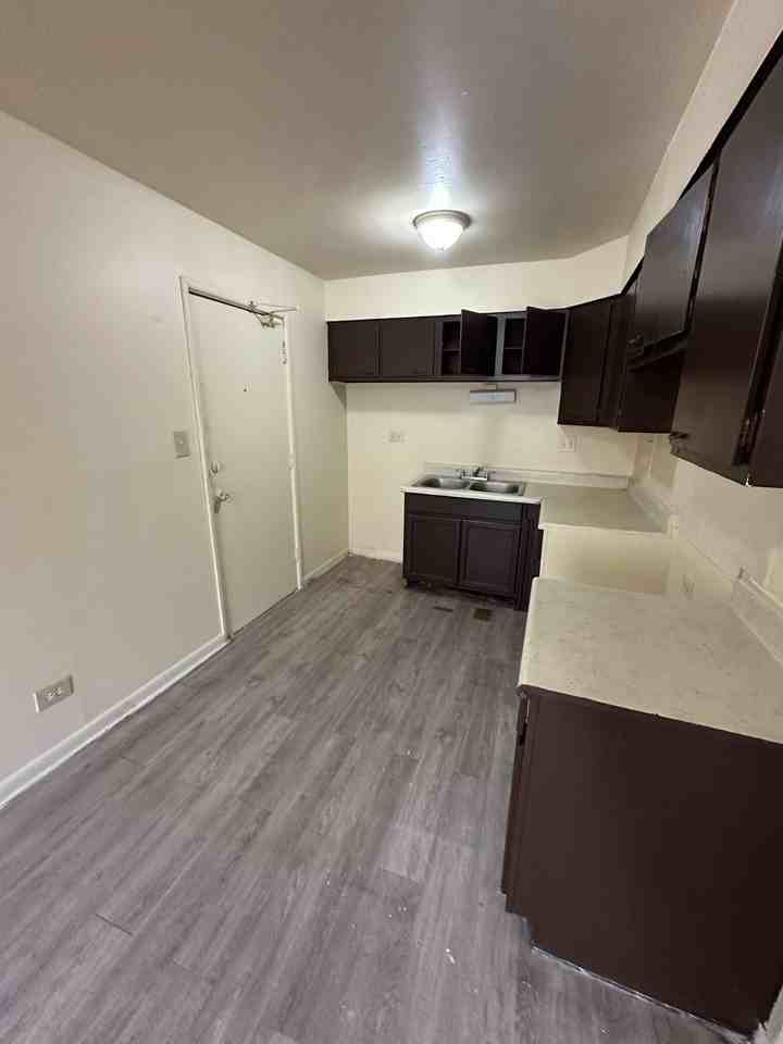 470 W 16th St #1C - Photo 3 of 3