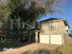 911 Blewitt Dr - Photo 1 of 1