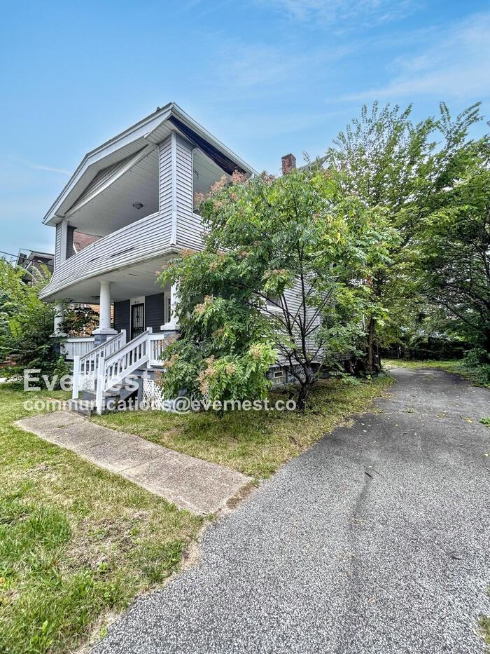 3114 E 98th St - Photo 2 of 26