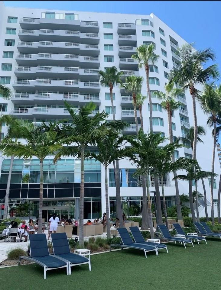 2670 E Sunrise Blvd #728 - Photo 3 of 16