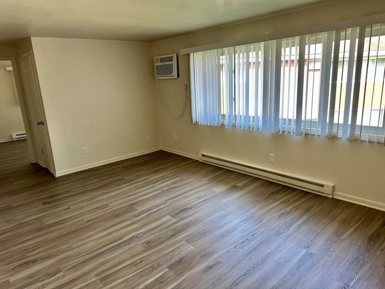 1735 E Duane Blvd #4 - Photo 2 of 6