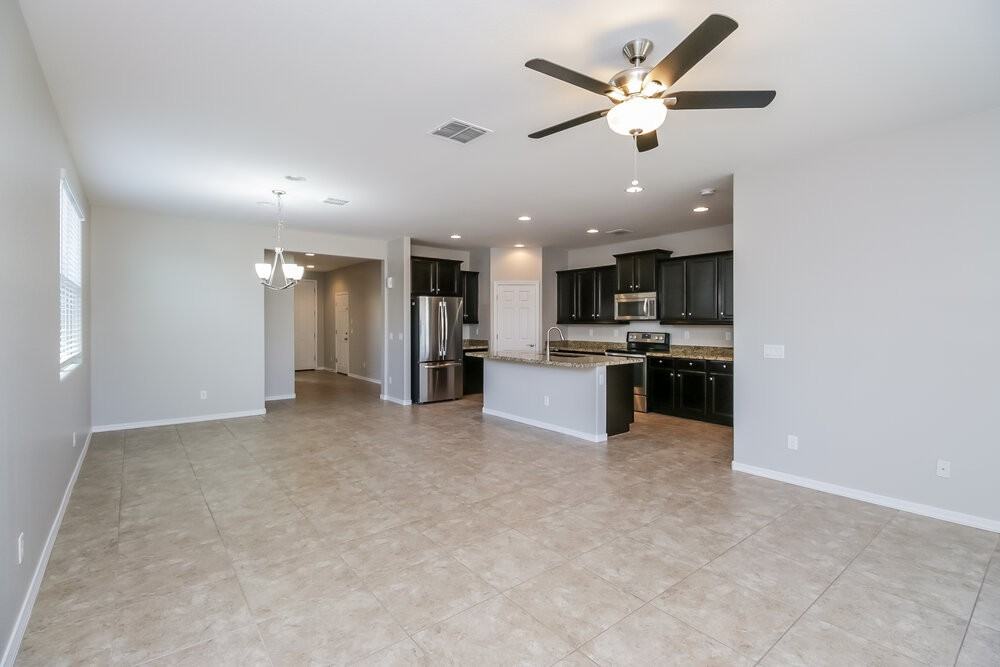 1642 W Desert Spring Way - Photo 3 of 16