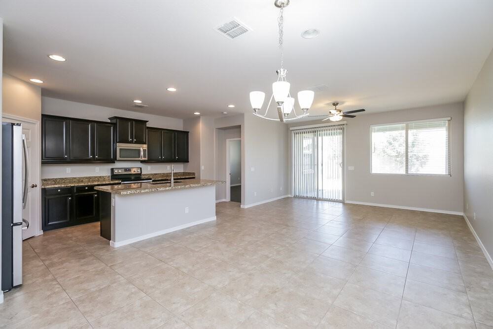 1642 W Desert Spring Way - Photo 4 of 16