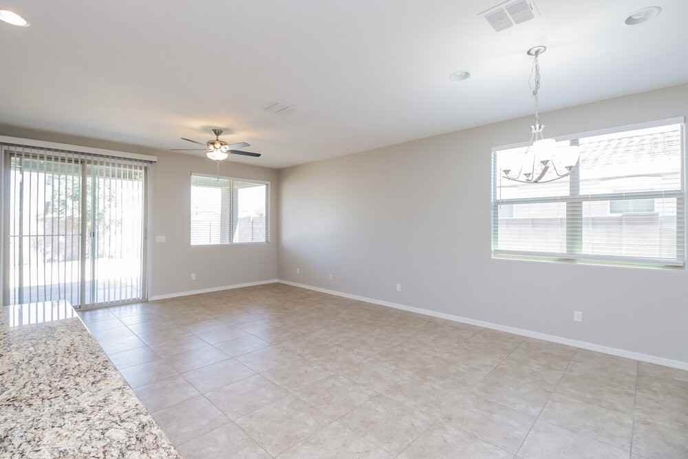 1642 W Desert Spring Way - Photo 5 of 16