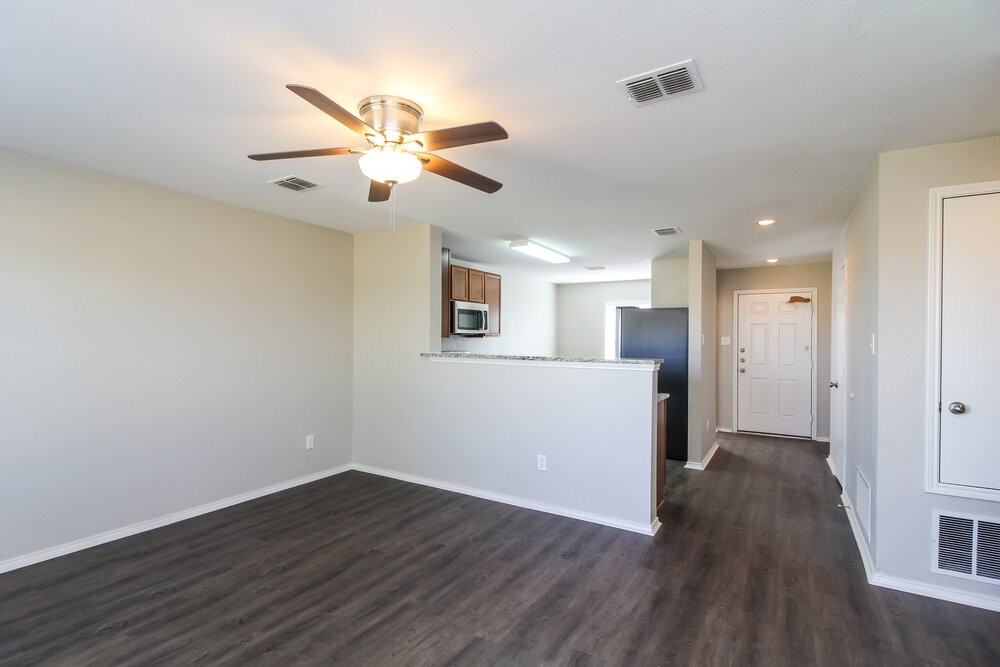 1329 Castle Ridge Rd - Photo 3 of 15