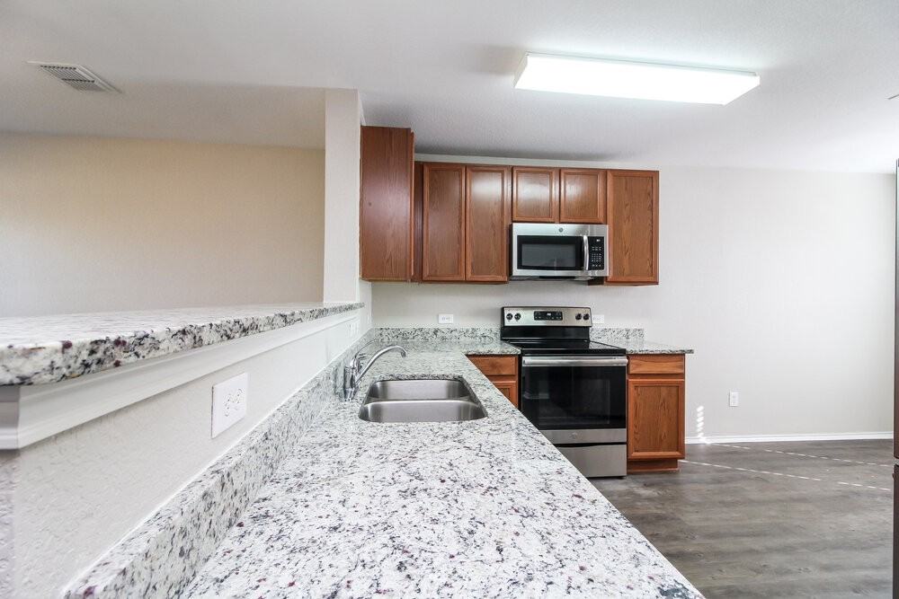 1329 Castle Ridge Rd - Photo 5 of 15