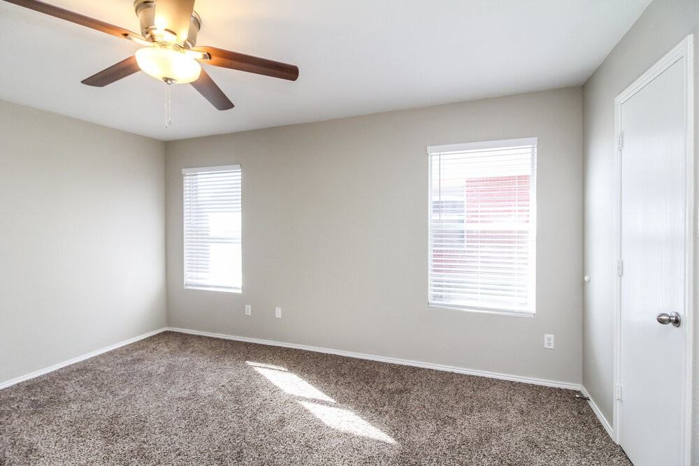 1329 Castle Ridge Rd - Photo 7 of 15