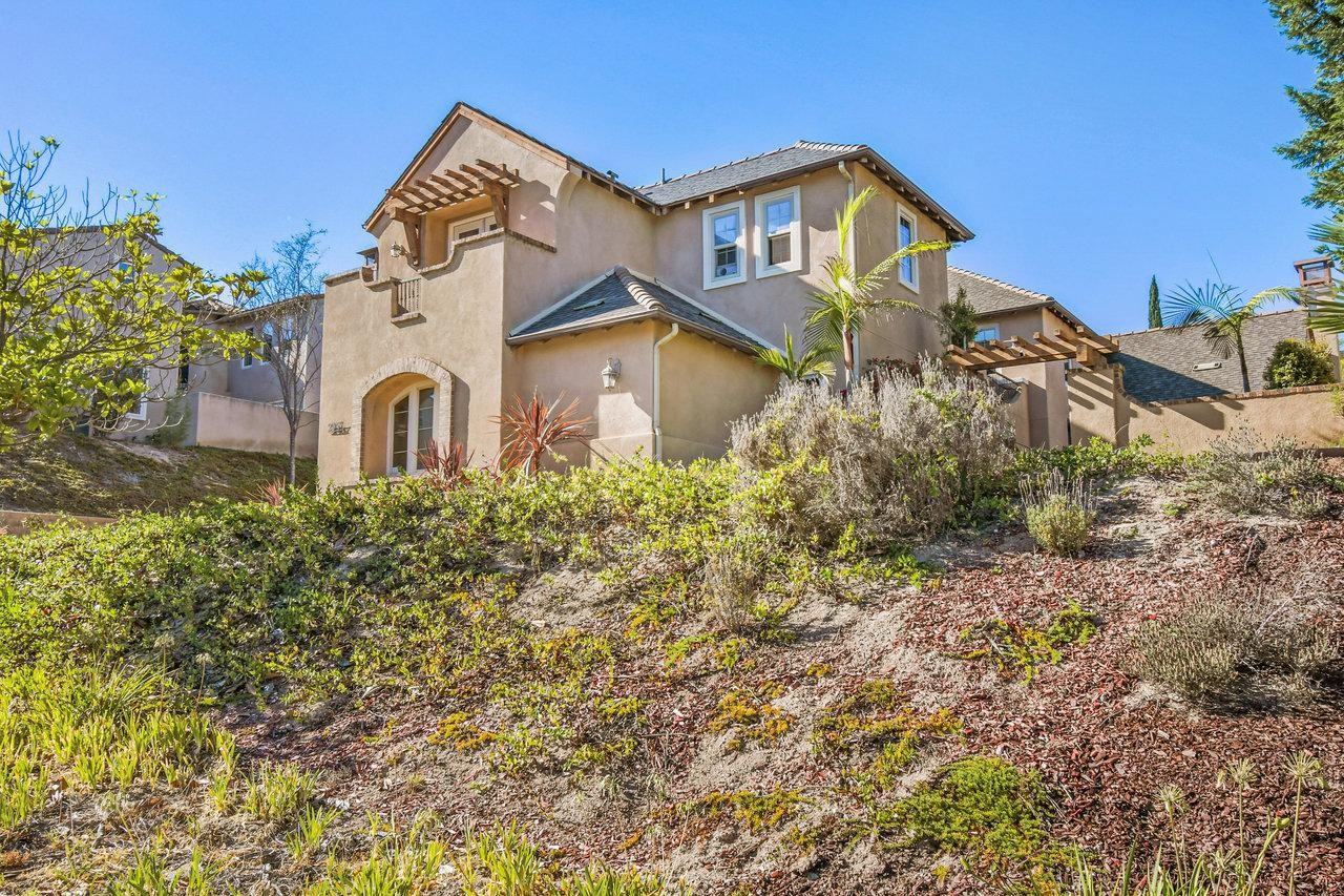 2957 Ranch Gate Rd - Photo 3 of 20