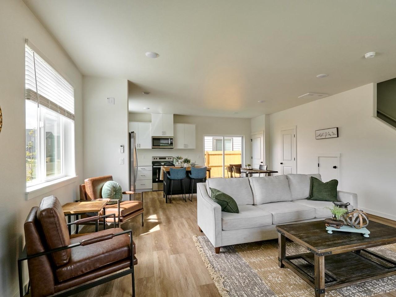 2731 Lyon St Se - Photo 3 of 13