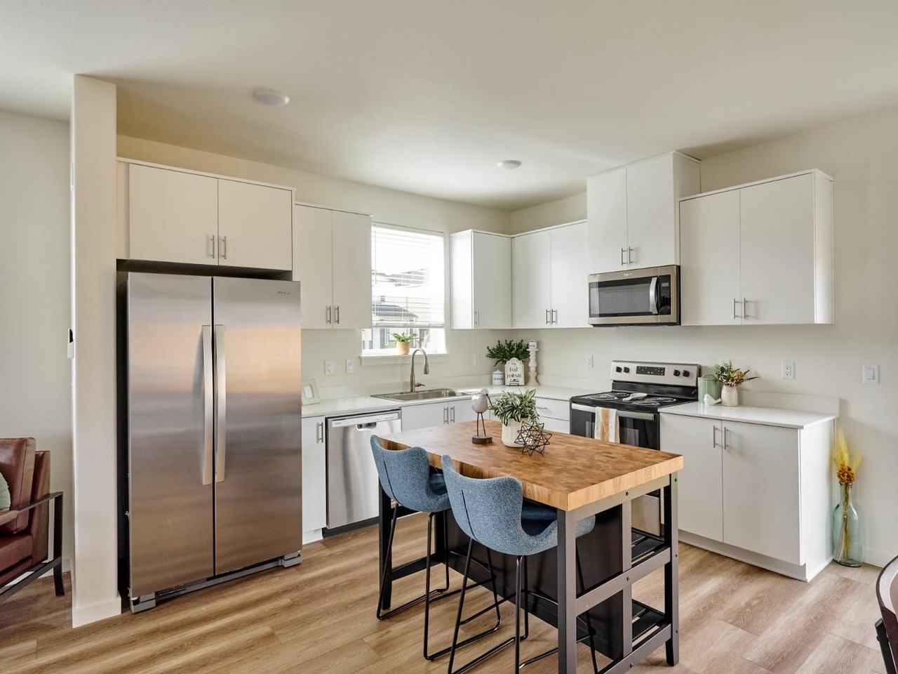 2784 Lyon Street - Photo 7 of 14