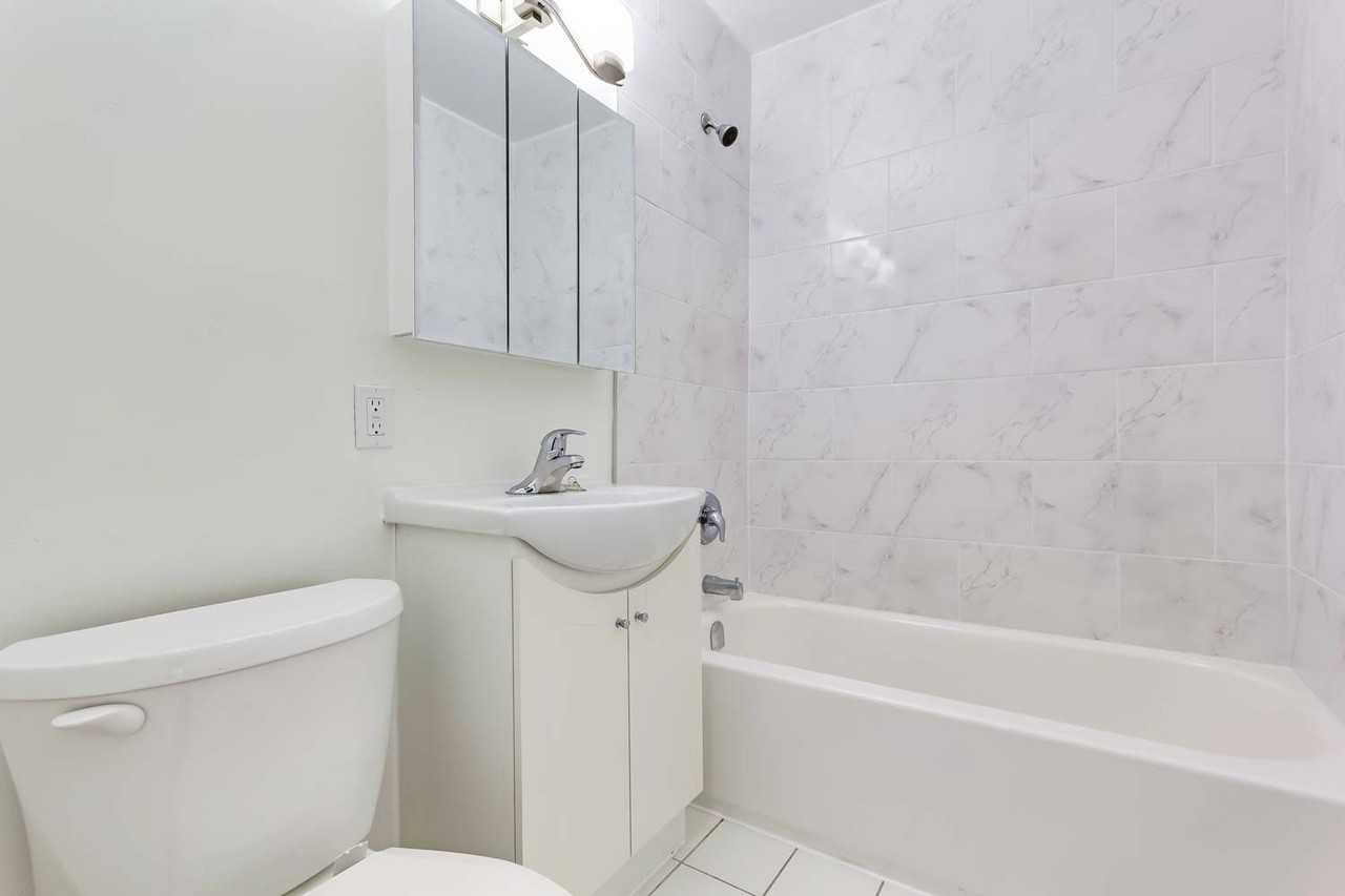 3125 Lawrence Ave E - Photo 5 of 15