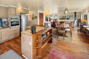 featured image of 401 W Galer St