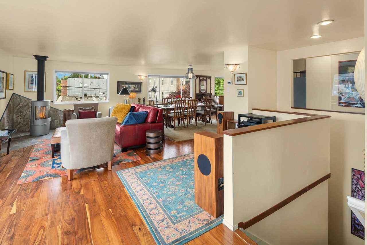 405 W Galer St #1231003P - Photo 3 of 22