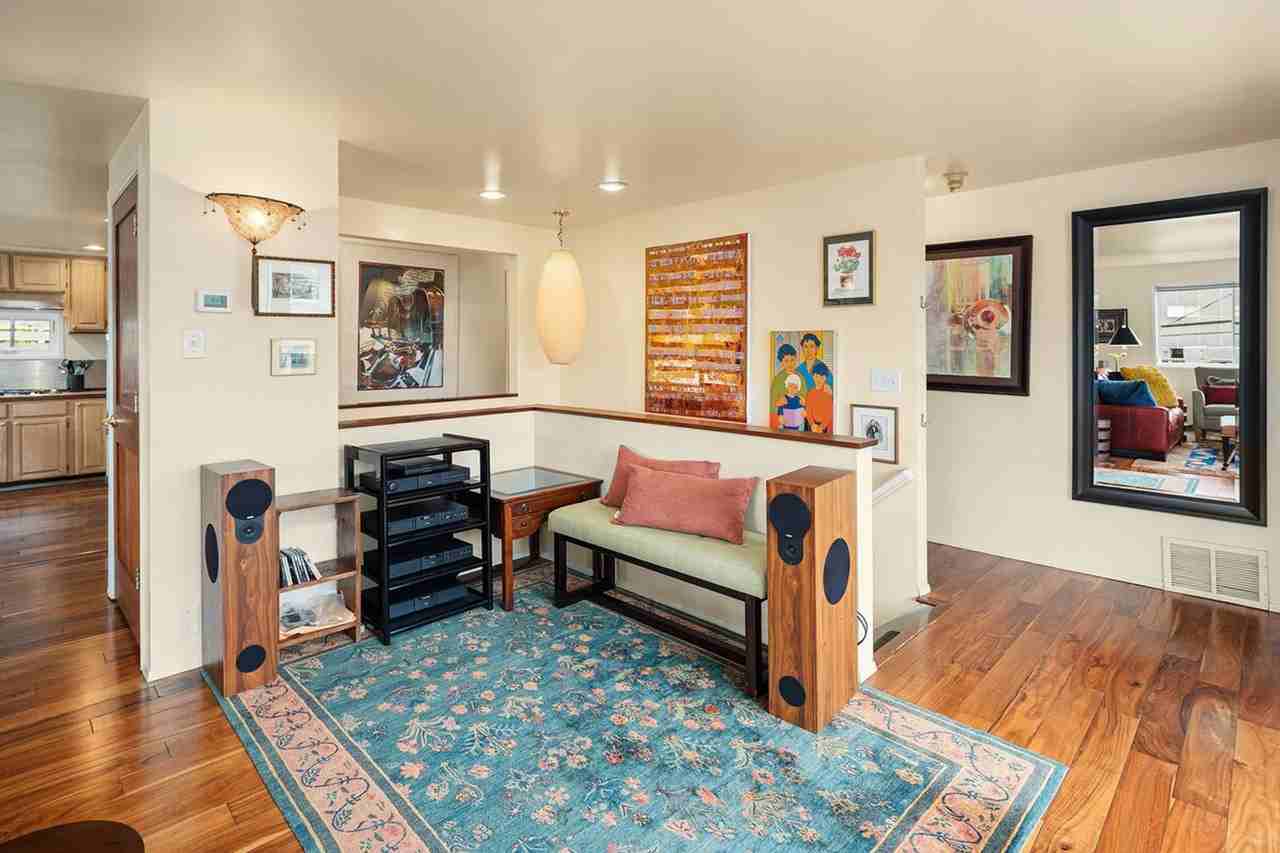 405 W Galer St #1231003P - Photo 4 of 22