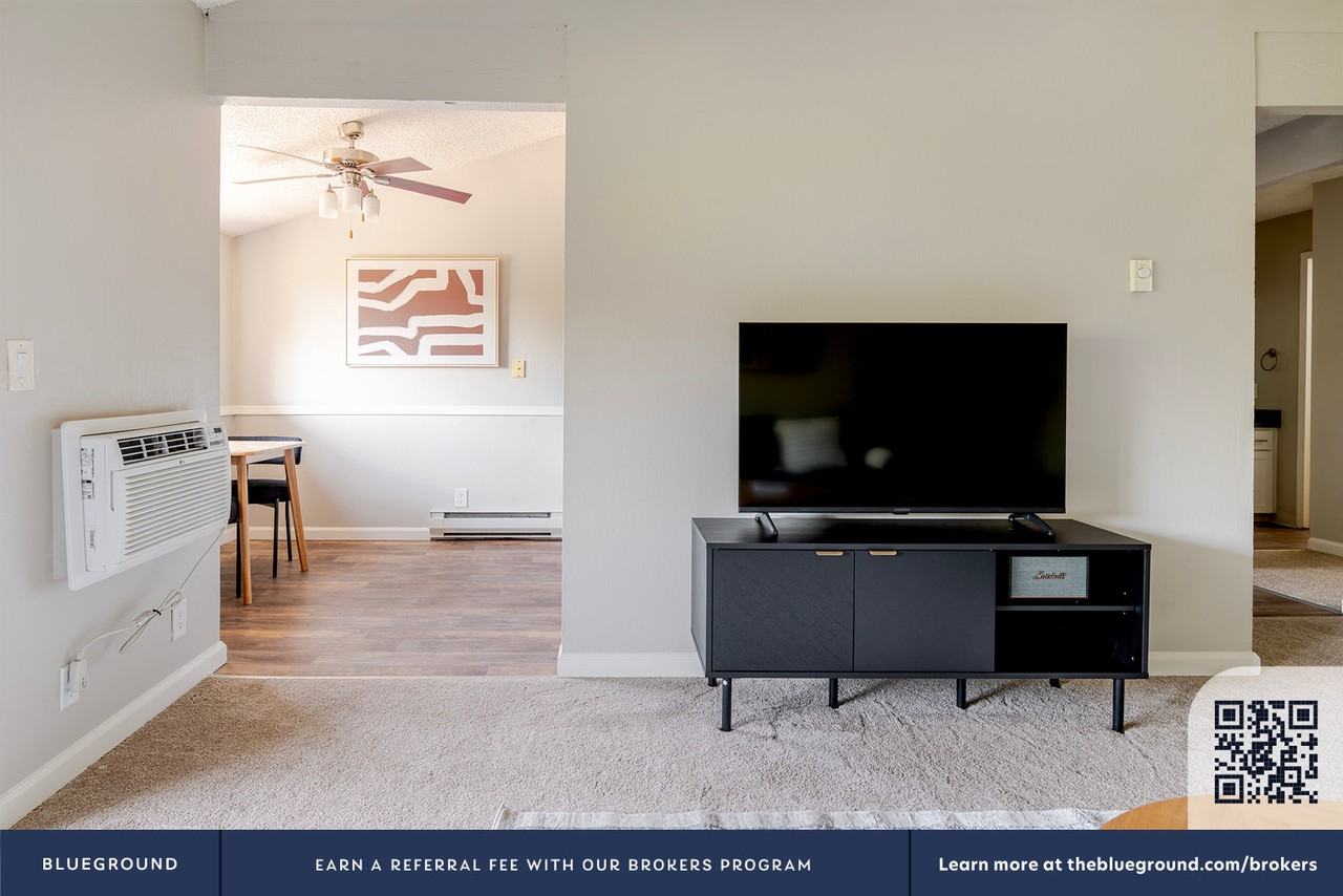 202 Calvert Dr #1949 - Photo 5 of 32