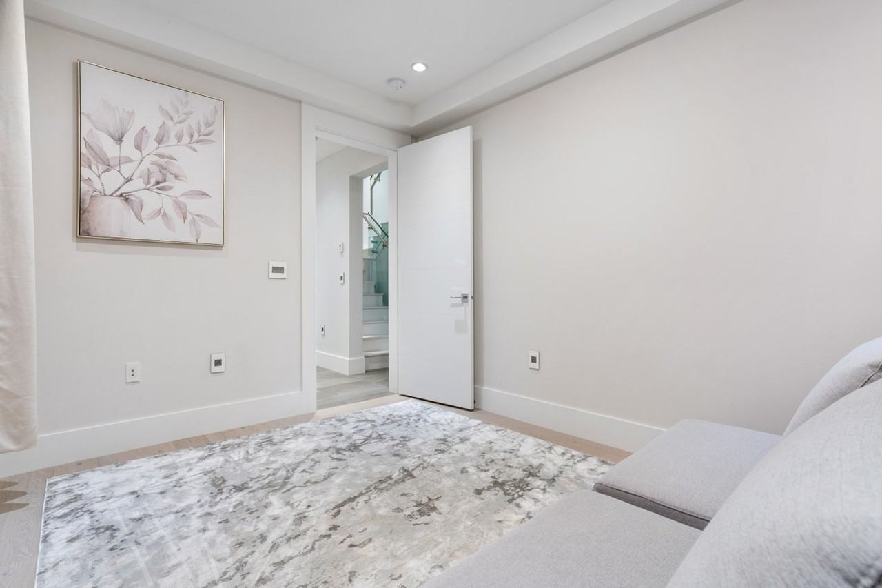 3232 East 52nd Ave #1061256P - Photo 5 of 50