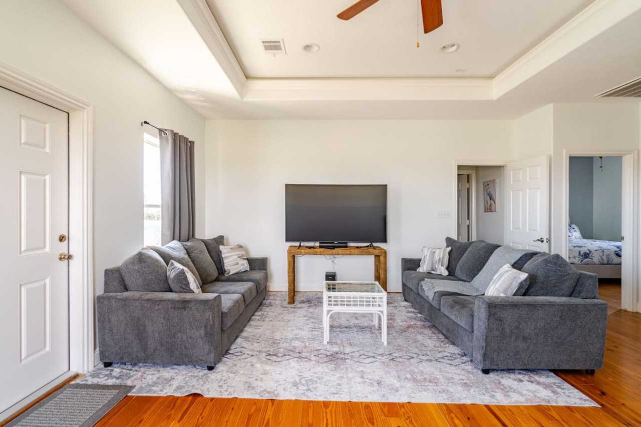 814 Helen Blvd #1264135P - Photo 4 of 50