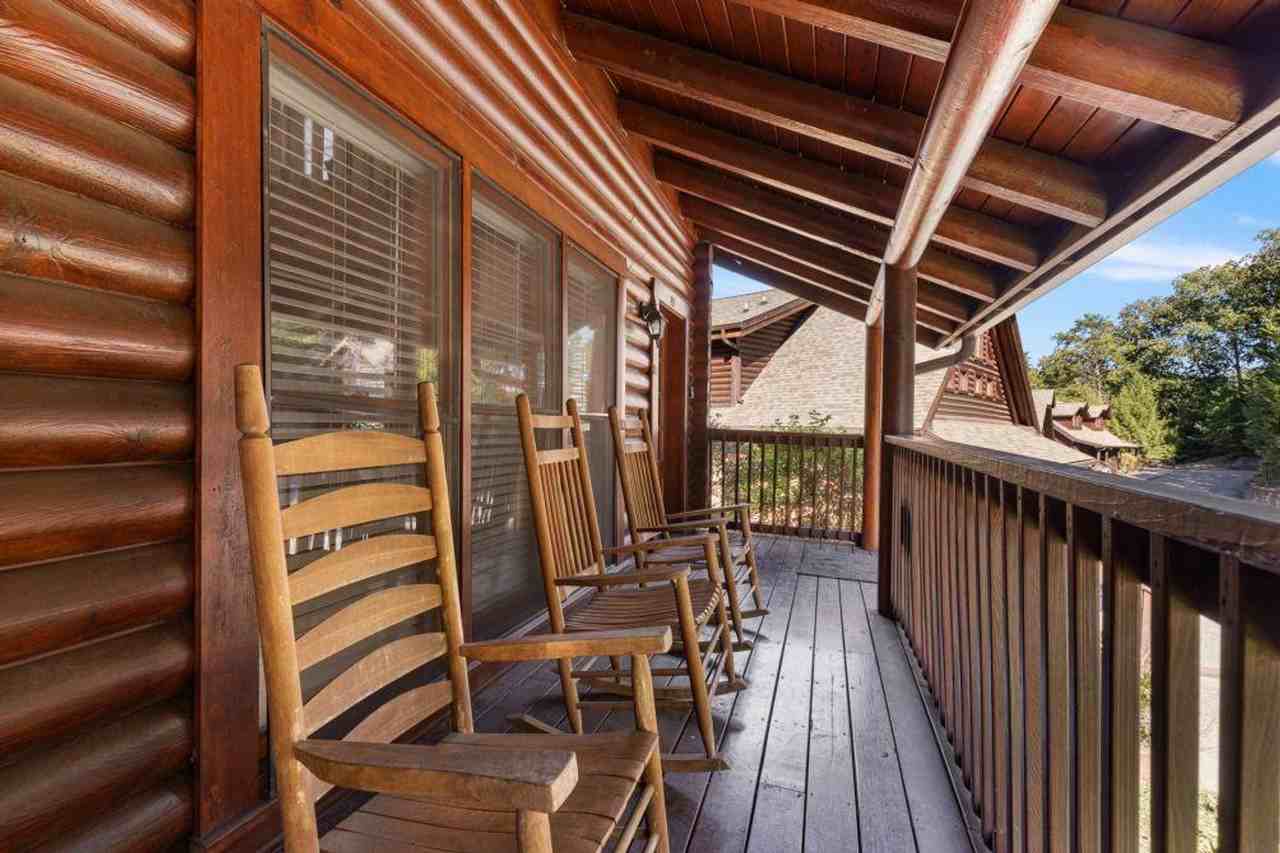 741 Golf View Boulevard - Photo 3 of 43