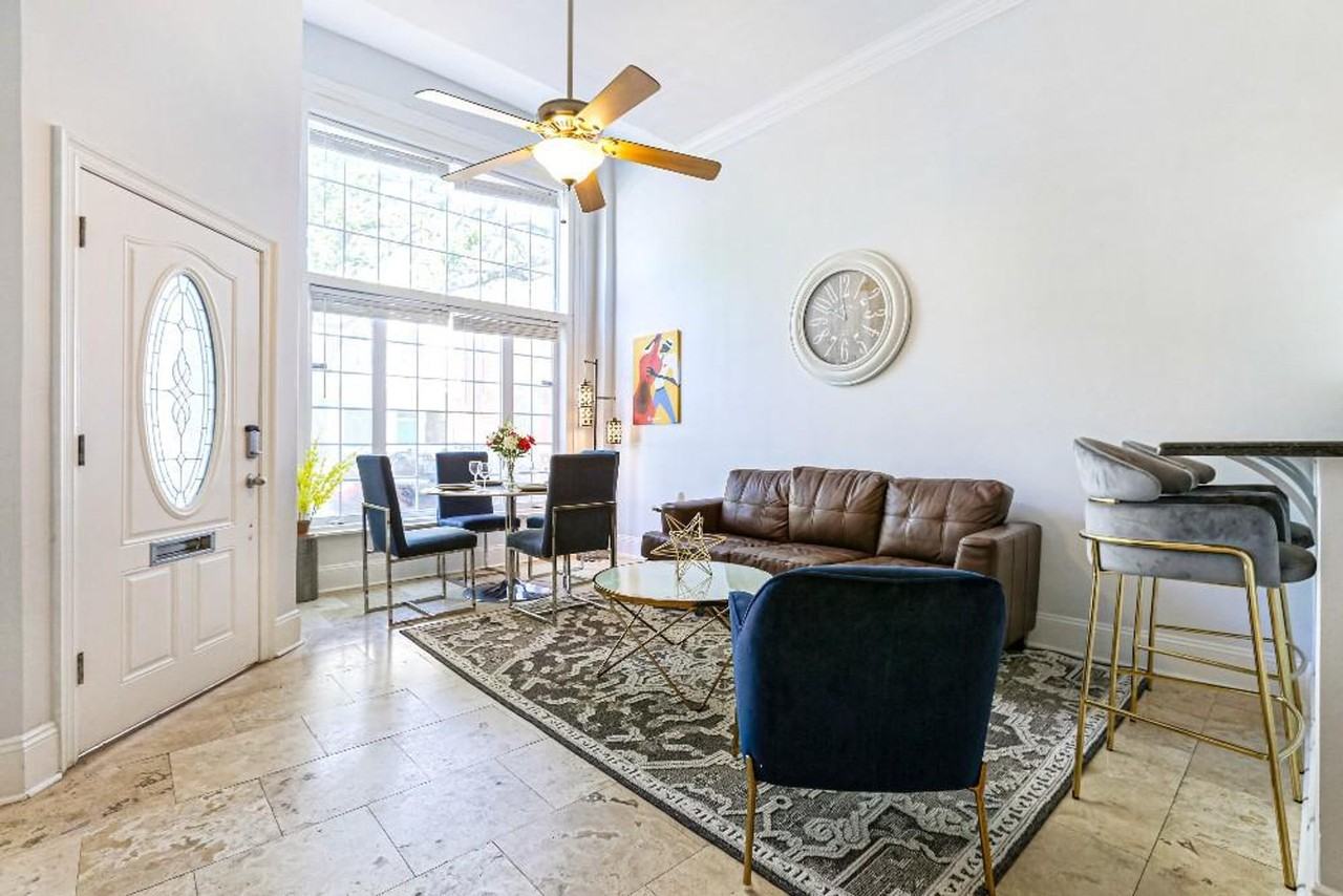 1208 Carondelet Street - Photo 2 of 48