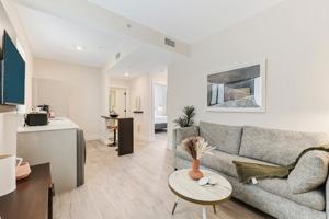 featured image of 3031 Ne 4th Ave