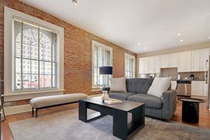 featured image of 822 Perdido St