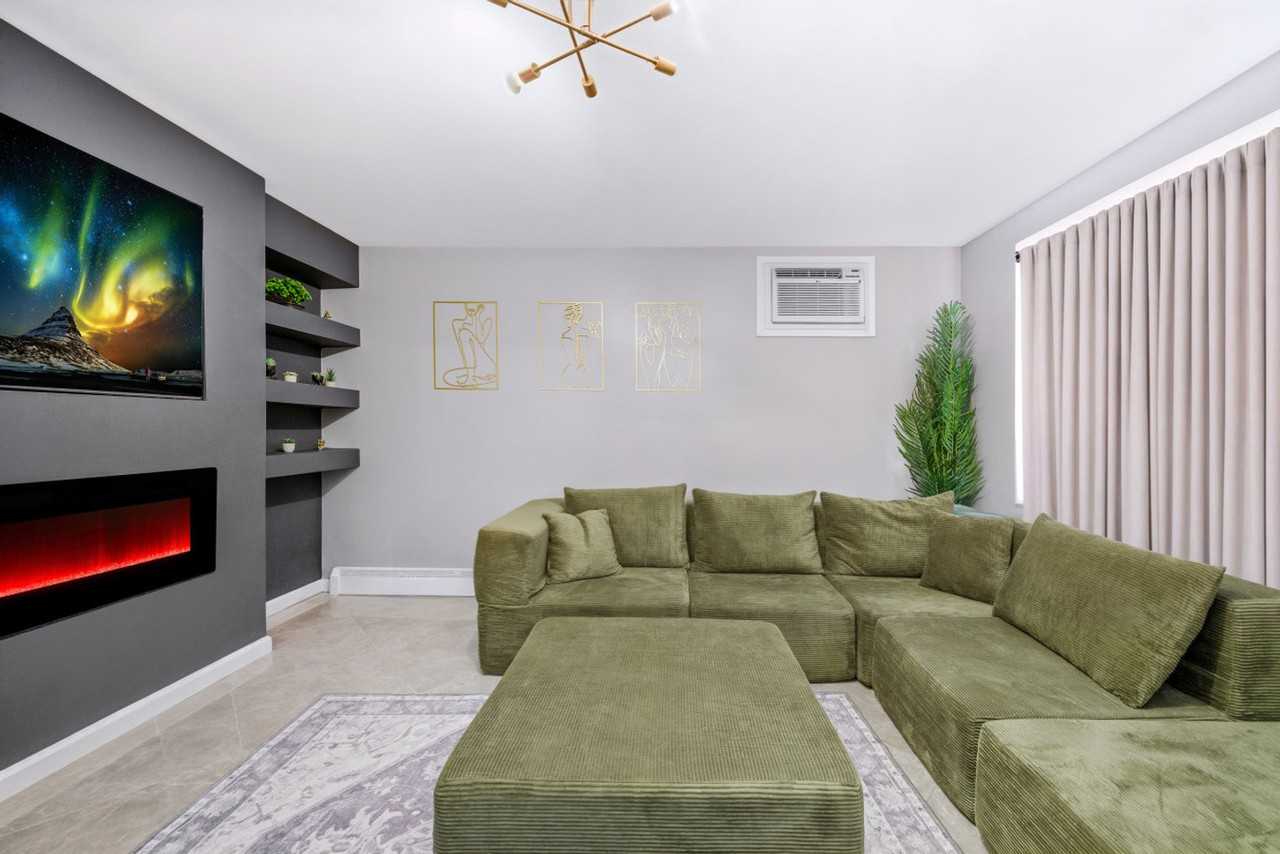 529 Avenue E - Photo 6 of 77