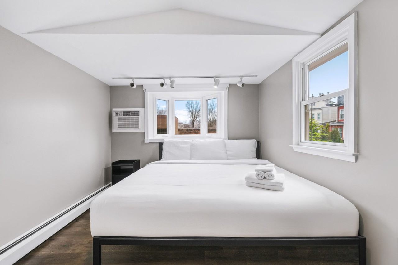 529 Avenue E - Photo 2 of 77